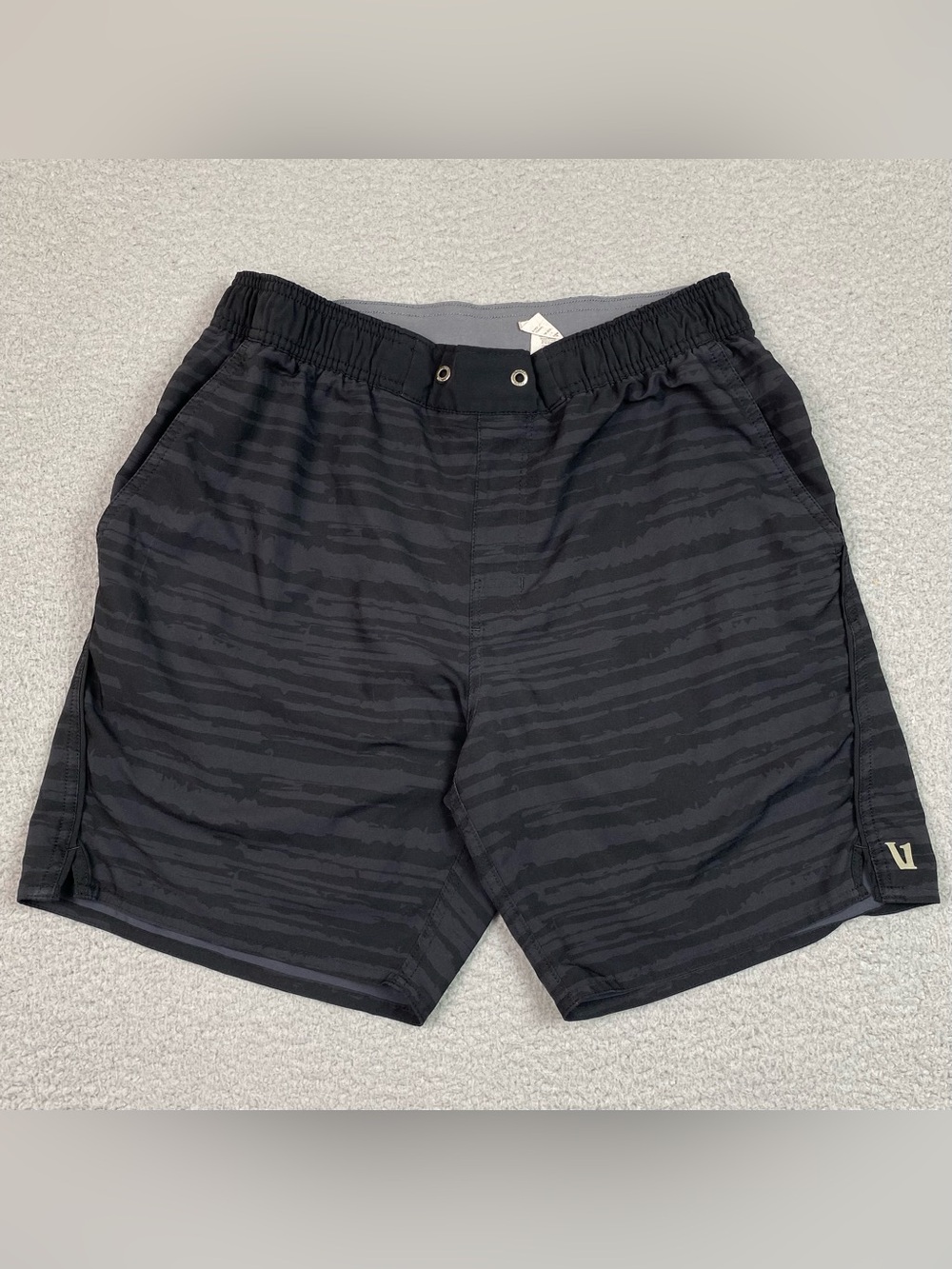 Vuori Trail Shorts Lined Men's Size M Gray Athletic Stretch Running 7" Inseam